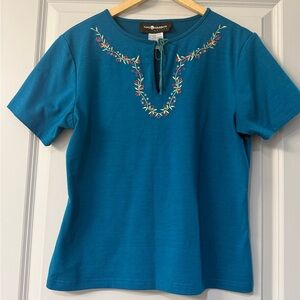 Sag Harbor Women’s Petite Medium PM Teal Embroidered Yoke Short Sleeve top 2.75